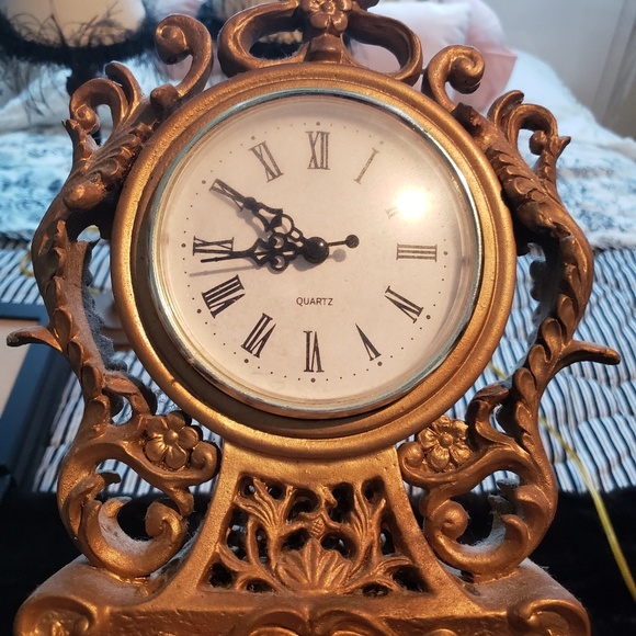Gold table clock - Picture 2 of 3